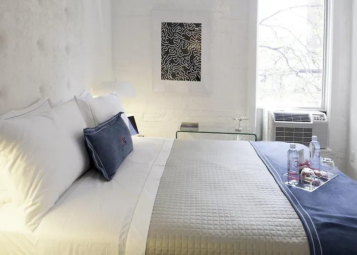 Baystreet Hotel/Motel Toronto